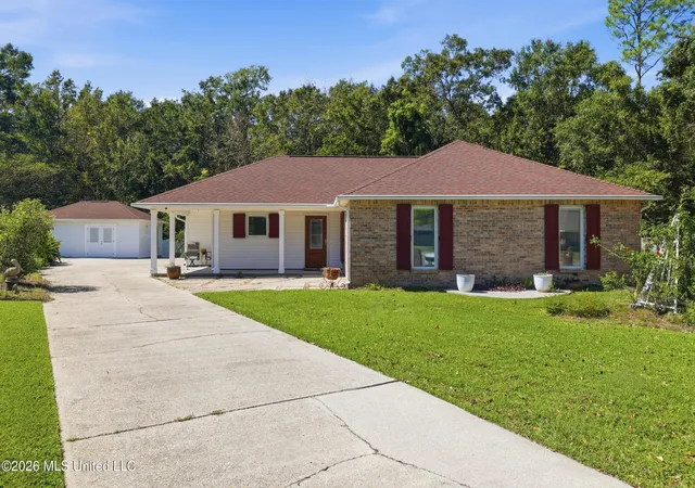 Photo 1 of Single family home for sale at 5 Deborah Ct, Long Beach, MS 39560 | MLS# 4165507 | Listing updated on 2026-10-14