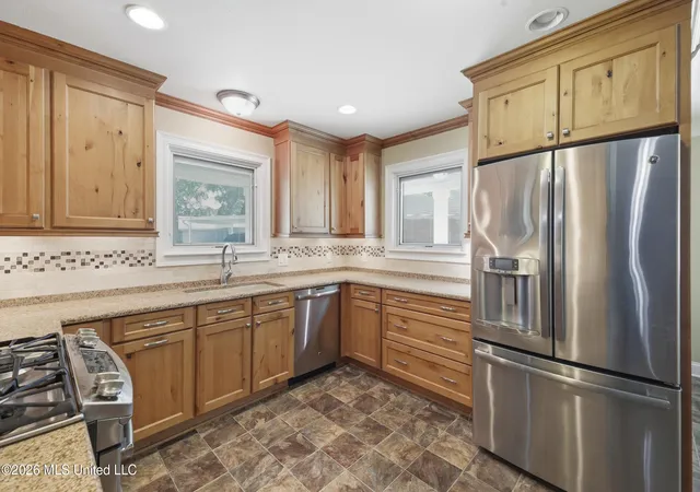 Photo 2 of Single family home for sale at 5 Deborah Ct, Long Beach, MS 39560 | MLS# 4165507 | Listing updated on 2026-10-14