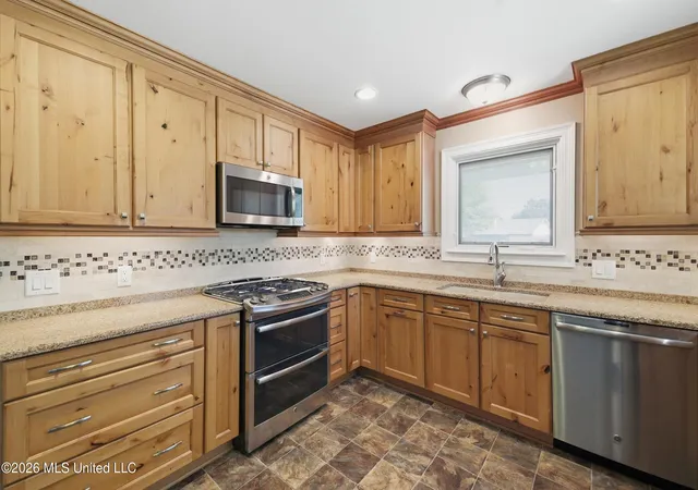 Photo 3 of Single family home for sale at 5 Deborah Ct, Long Beach, MS 39560 | MLS# 4165507 | Listing updated on 2026-10-14