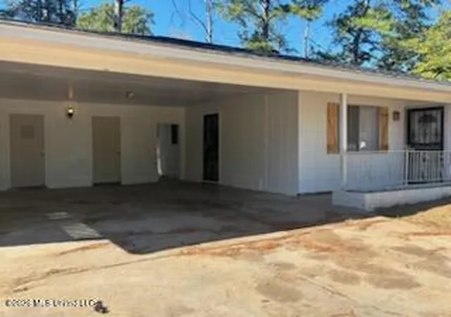 Photo 2 of Single family home for sale at 1645 Camellia Ln, Jackson, MS 39204 | MLS# 4165513 | Listing updated on 2026-10-14