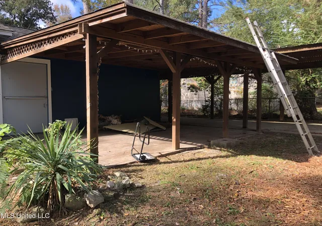 Photo 3 of Single family home for sale at 2750 Pinedale St, Jackson, MS 39204 | MLS# 4165509 | Listing updated on 2026-10-14