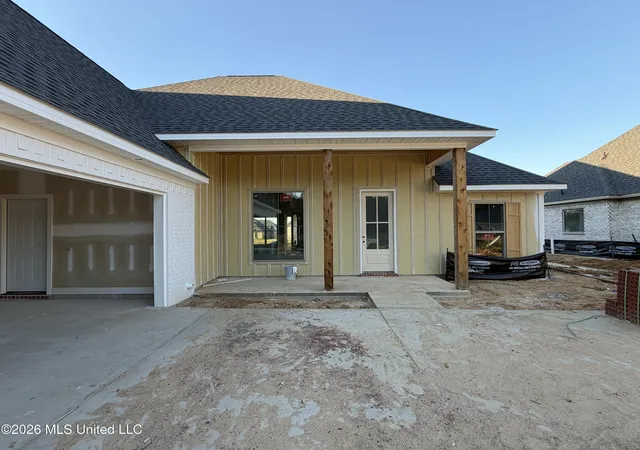 Photo 2 of Single family home for sale at 1220 Old Ct Xing, Flowood, MS 39232 | MLS# 4165515 | Listing updated on 2026-10-14