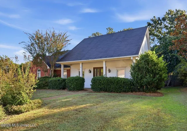 Photo 1 of Single family home for sale at 101 E Hill Dr, Madison, MS 39110 | MLS# 4165524 | Listing updated on 2026-10-16