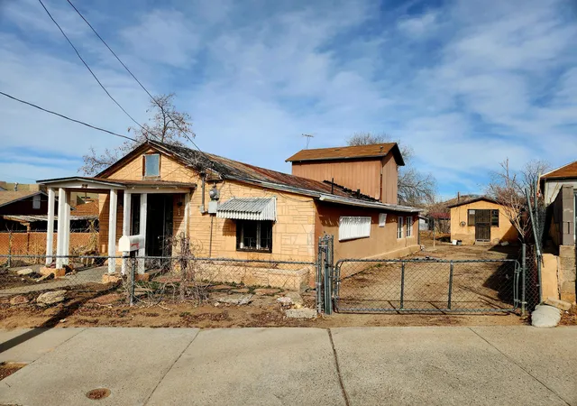 Photo 1 of Sale Pending at 609 Page Ave Ne, Albuquerque, NM 87102 | MLS# 1077515 | Listing updated on 2026-09-03