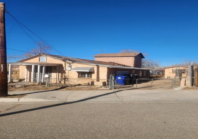 Photo 2 of Sale Pending at 609 Page Ave Ne, Albuquerque, NM 87102 | MLS# 1077515 | Listing updated on 2026-09-03