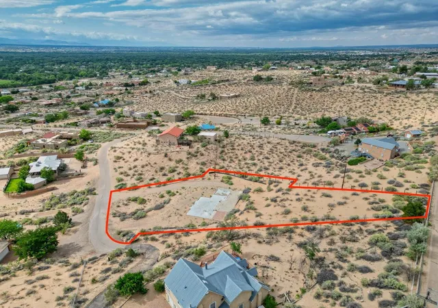 Photo 4 of Sale Pending at 75 Calle Roja, Corrales, NM 87048 | MLS# 1092293 | Listing updated on 2026-10-05