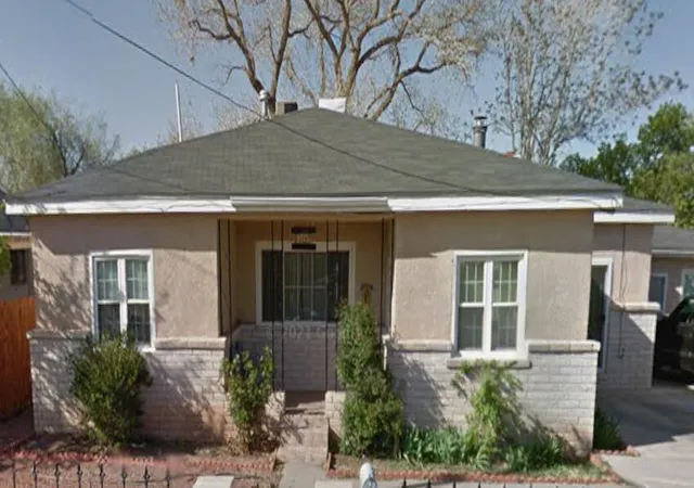 Photo 4 of Sale Pending at 2715 Floral Rd Nw, Albuquerque, NM 87104 | MLS# 1094355 | Listing updated on 2026-09-03
