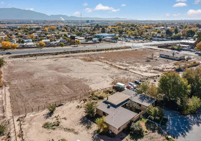 Photo 3 of Sale Pending at 221 Homeland Rd Nw, Albuquerque, NM 87114 | MLS# 1094499 | Listing updated on 2026-09-16