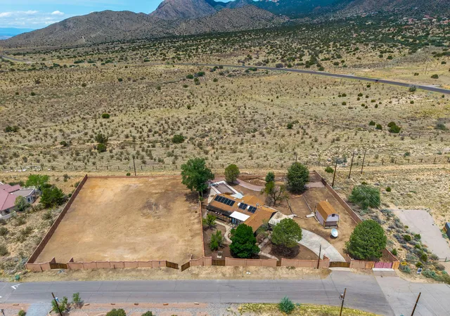 Photo 3 of Sale Pending at 12519 Elena Dr Ne, Albuquerque, NM 87122 | MLS# 1085412 | Listing updated on 2026-09-09