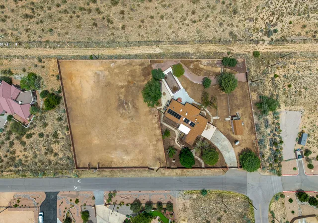 Photo 3 of Sale Pending at 12519 Elena Dr Ne, Albuquerque, NM 87122 | MLS# 1085412 | Listing updated on 2026-09-09