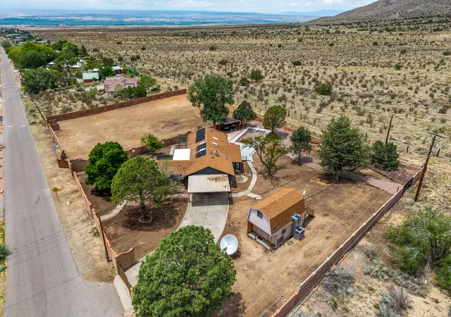 Photo 4 of Sale Pending at 12519 Elena Dr Ne, Albuquerque, NM 87122 | MLS# 1085412 | Listing updated on 2026-09-09