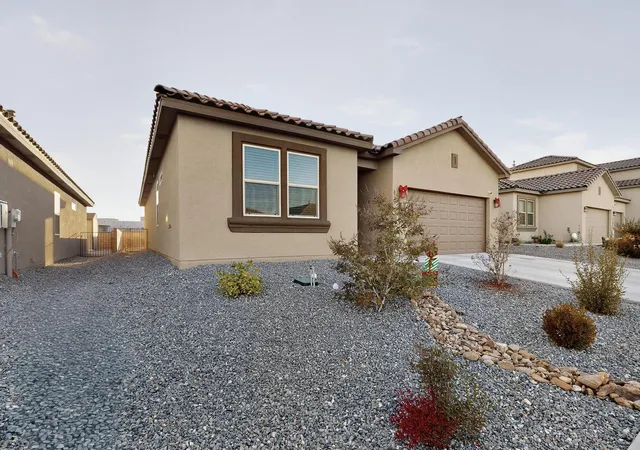 Photo 2 of Single family home for sale at 1933 Tesoro Loop Nw, Los Lunas, NM 87031 | MLS# 1094629 | Listing updated on 2026-09-10