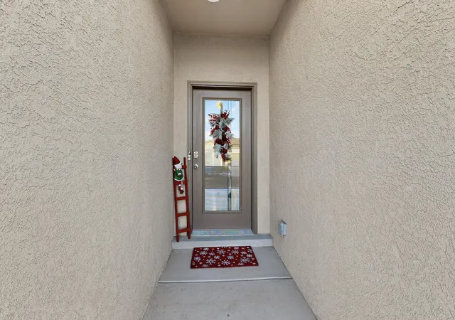 Photo 4 of Single family home for sale at 1933 Tesoro Loop NW, Los Lunas, NM 87031 | MLS# 1094629 | Listing updated on 2026-09-10