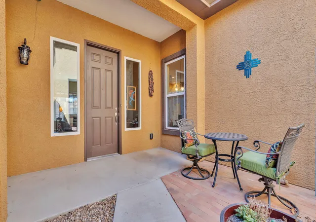Photo 3 of Single family home for sale at 301 Zuni River Cir Sw, Los Lunas, NM 87031 | MLS# 1098836 | Listing updated on 2026-09-22