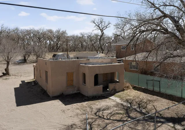 Photo 2 of Sale Pending at 1650 La Vega Dr Sw, Albuquerque, NM 87105 | MLS# 1098956 | Listing updated on 2026-09-12