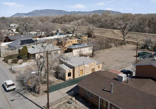 Photo 3 of Sale Pending at 1650 La Vega Dr Sw, Albuquerque, NM 87105 | MLS# 1098956 | Listing updated on 2026-09-12