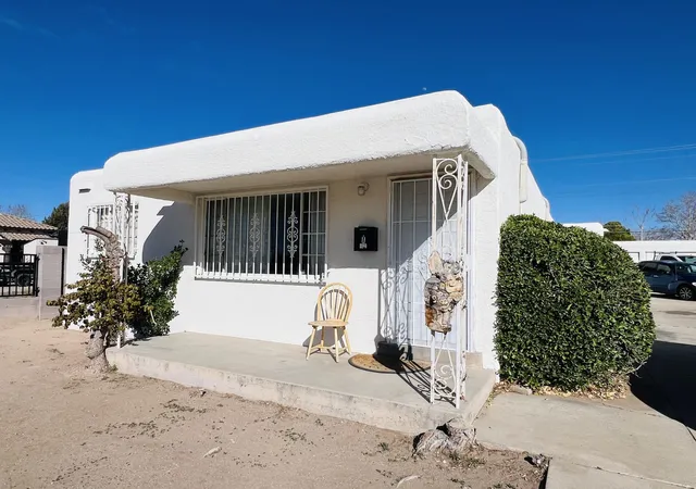 Photo 3 of Sale Pending at 636 San Pedro Dr Se, Albuquerque, NM 87108 | MLS# 1098982 | Listing updated on 2026-09-08
