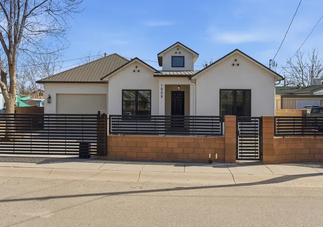 Photo 1 of Single family home for sale at 1008 22nd Street NW, Albuquerque, NM 87104 | MLS# 1099017 | Listing updated on 2026-10-02