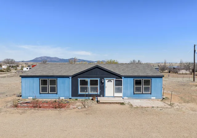 Photo 3 of Sale Pending at 6 Thunderchief Ln, Edgewood, NM 87015 | MLS# 1099232 | Listing updated on 2026-08-31