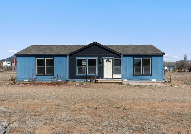 Photo 5 of Sale Pending at 6 Thunderchief Ln, Edgewood, NM 87015 | MLS# 1099232 | Listing updated on 2026-08-31