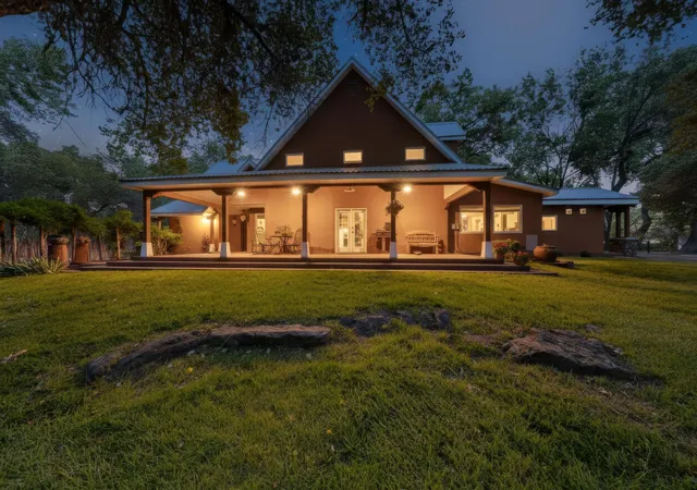 Photo 3 of Single family home for sale at 160 Andrews Ln, Corrales, NM 87048 | MLS# 1099508 | Listing updated on 2026-09-16