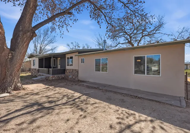 Photo 2 of Single family home for sale at 14 Calle Del Rio, Los Lunas, NM 87031 | MLS# 1099632 | Listing updated on 2026-09-11