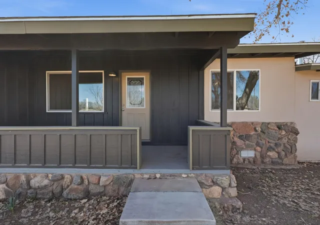 Photo 3 of Single family home for sale at 14 Calle Del Rio, Los Lunas, NM 87031 | MLS# 1099632 | Listing updated on 2026-09-11