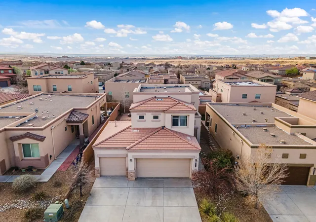 Photo 2 of Sale Pending at 2019 Fonner Dr Se, Albuquerque, NM 87123 | MLS# 1099718 | Listing updated on 2026-10-07