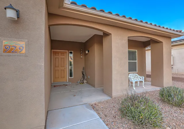 Photo 3 of Single family home for sale at 929 Evening Primrose Ln, Bernalillo, NM 87004 | MLS# 1100645 | Listing updated on 2026-09-21