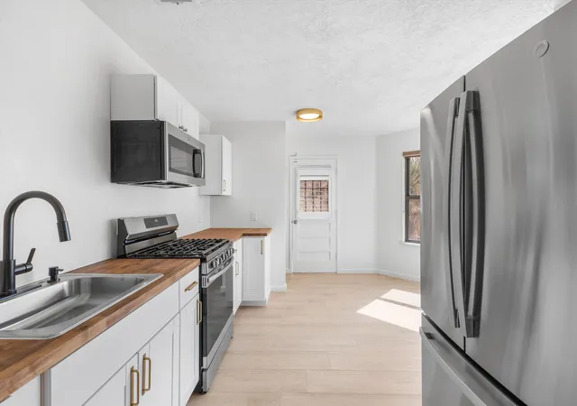 Photo 3 of Single family home for sale at 9225 Mescalero Rd Ne, Albuquerque, NM 87111 | MLS# 1100876 | Listing updated on 2026-09-07