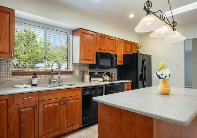 Photo 4 of Single family home for sale at 1810 Miller Cir NW, Albuquerque, NM 87107 | MLS# 1100950 | Listing updated on 2026-09-10