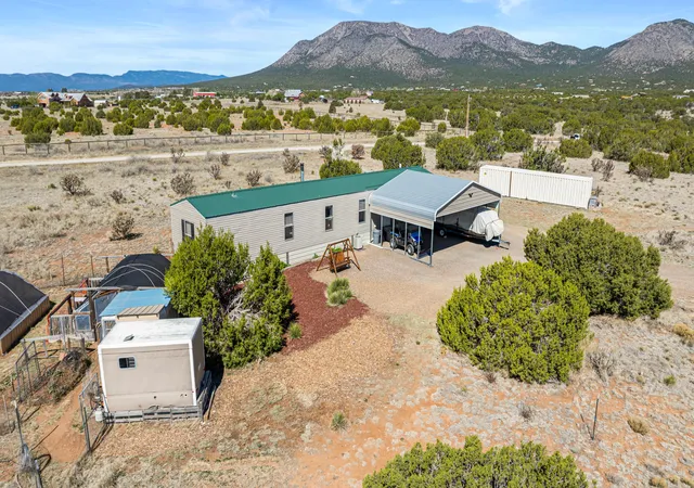 Photo 3 of Manufactured home for sale at 78 Drake Rd, Edgewood, NM 87015 | MLS# 1101051 | Listing updated on 2026-09-03
