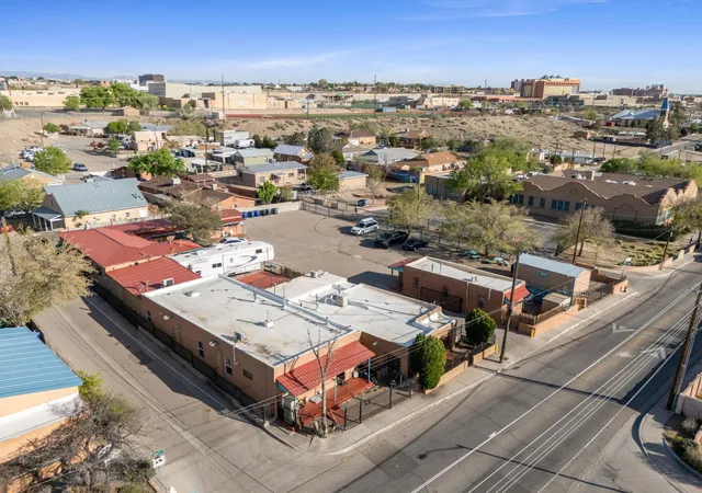 Photo 3 of Multi family home for sale at 1508 Edith Blvd Ne, Albuquerque, NM 87102 | MLS# 1101065 | Listing updated on 2026-09-09
