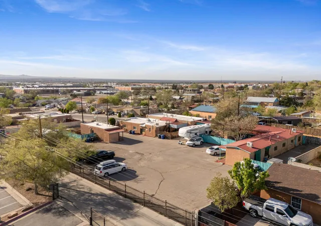 Photo 4 of Multi family home for sale at 1508 Edith Blvd NE, Albuquerque, NM 87102 | MLS# 1101065 | Listing updated on 2026-10-05