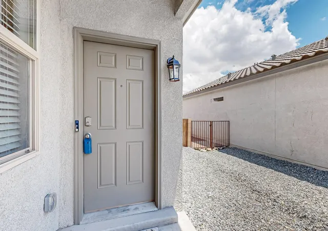 Photo 3 of Single family home for sale at 1994 Tesoro Loop Nw, Los Lunas, NM 87031 | MLS# 1101226 | Listing updated on 2026-09-03