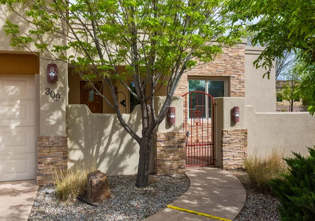 Photo 3 of Sale Pending at 309 Plz Muchomas, Bernalillo, NM 87004 | MLS# 1101487 | Listing updated on 2026-09-11