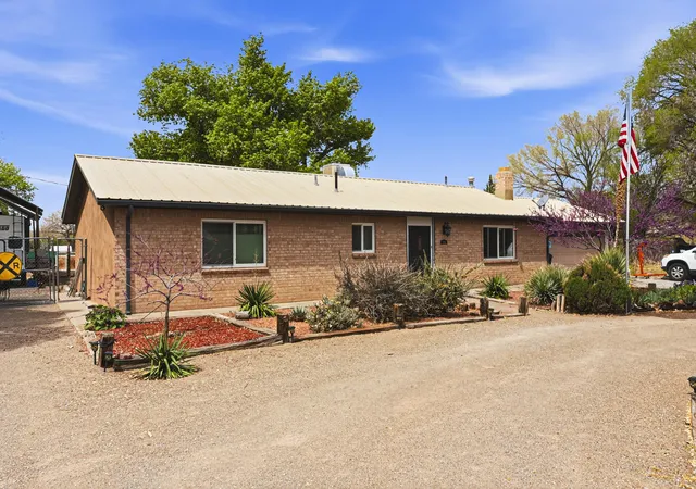Photo 1 of Sale Pending at 6109 Alvis Cir Sw, Albuquerque, NM 87105 | MLS# 1101505 | Listing updated on 2026-09-03
