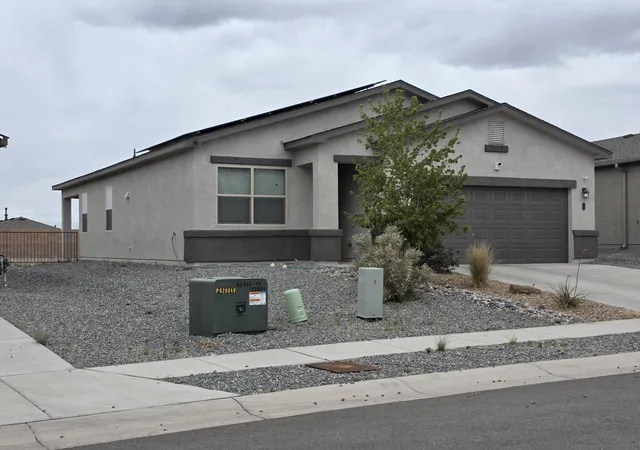 Photo 3 of Single family home for sale at 37 Avenida Parque Ct, Los Lunas, NM 87031 | MLS# 1101667 | Listing updated on 2026-08-30