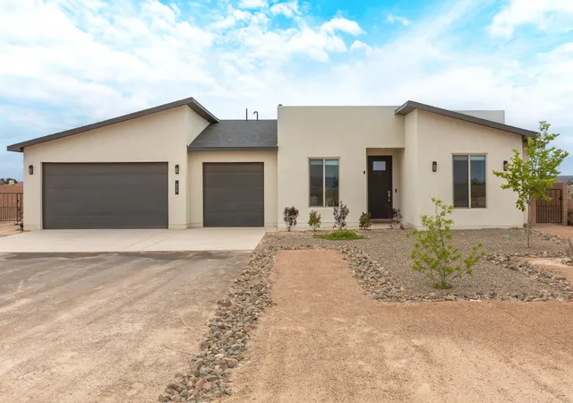Photo 4 of Single family home for sale at 609 2nd Street NE, Rio Rancho, NM 87124 | MLS# 1101767 | Listing updated on 2026-09-02