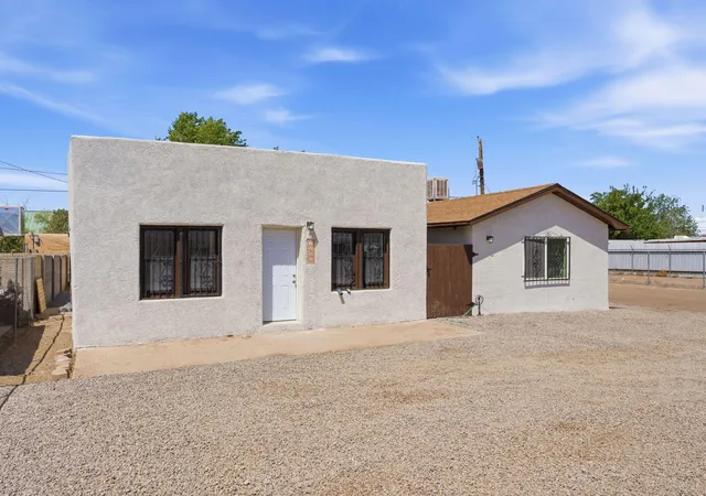 Photo 2 of Single family home for sale at 1605 7th Street Nw, Albuquerque, NM 87102 | MLS# 1101892 | Listing updated on 2026-09-10