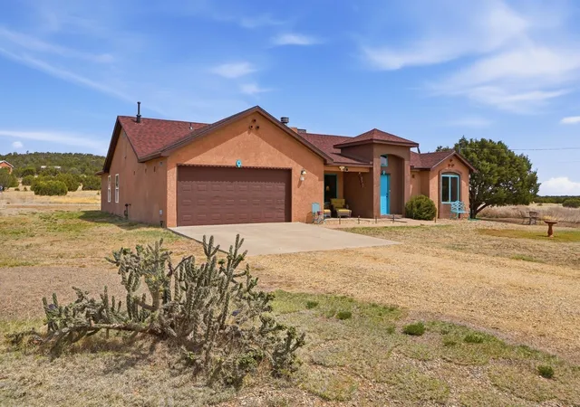 Single family home for sale at 22 Venado Loop, Edgewood, NM 87015 | MLS# 1101913