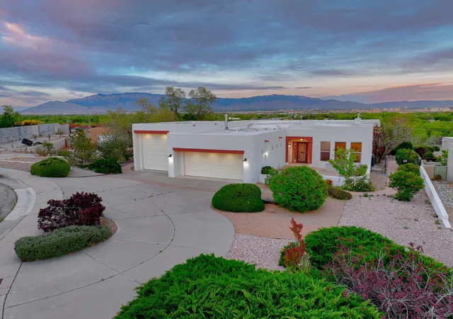 Photo 3 of Single family home for sale at 1824 Calle Del Vista Rd NW, Albuquerque, NM 87105 | MLS# 1102348 | Listing updated on 2026-09-12