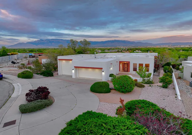 Photo 4 of Single family home for sale at 1824 Calle Del Vista Rd NW, Albuquerque, NM 87105 | MLS# 1102348 | Listing updated on 2026-09-12
