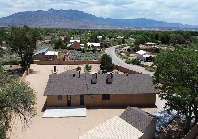 Photo 1 of Single family home for sale at 8 Calle Blanca, Corrales, NM 87048 | MLS# 1102450 | Listing updated on 2026-08-30