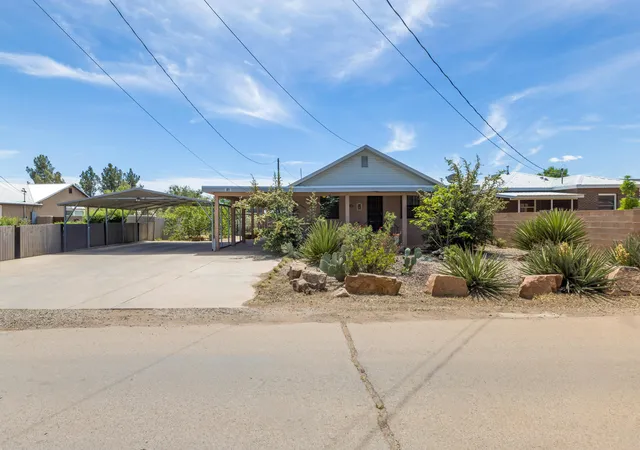 Photo 2 of Single family home for sale at 2812 Beach Rd Nw, Albuquerque, NM 87104 | MLS# 1102474 | Listing updated on 2026-09-10