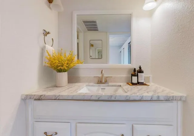 Photo 4 of Condo for sale at 1100 Alvarado Dr SE #APT 310, Albuquerque, NM 87108 | MLS# 1102724 | Listing updated on 2026-09-14