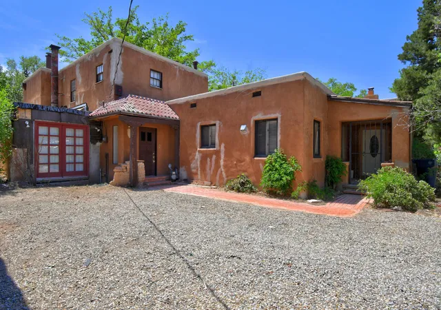Photo 2 of Sale Pending at 2440 Campbell Rd Nw, Albuquerque, NM 87104 | MLS# 1102786 | Listing updated on 2026-09-16