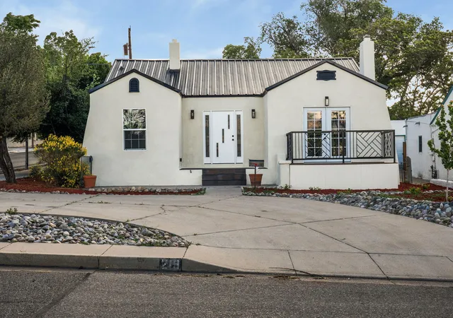 Photo 1 of Single family home for sale at 219 Solano Dr Se, Albuquerque, NM 87108 | MLS# 1102826 | Listing updated on 2026-08-31