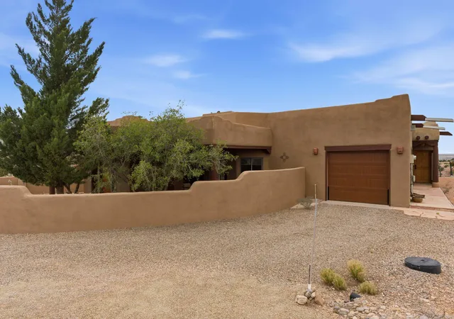Photo 4 of Single family home for sale at 10 Calle Final, Placitas, NM 87043 | MLS# 1102827 | Listing updated on 2026-09-19