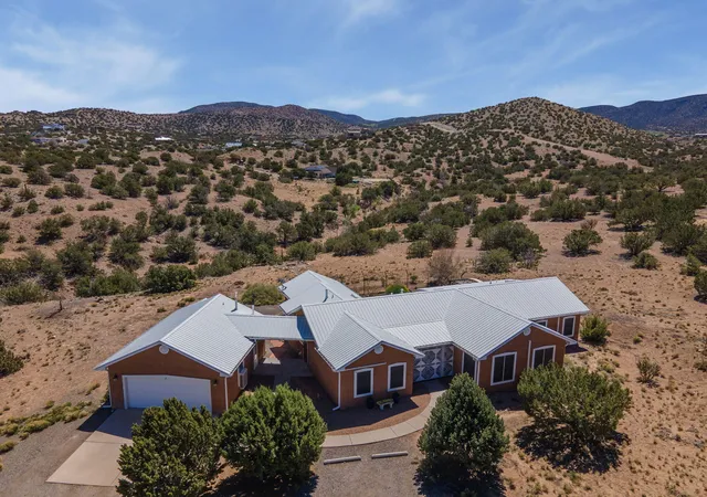 Photo 1 of Single family home for sale at 31 Sinagua Rd, Placitas, NM 87043 | MLS# 1102835 | Listing updated on 2026-09-09